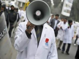 Φωτογραφία για Λήγουν οι συμβάσεις δεκάδων εργαζομένων στα νοσοκομεία – Κίνδυνο κατάρρευσης του συστήματος, βλέπουν οι συνδικαλιστές