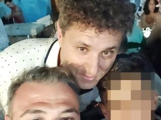 Φωτογραφία για Διακοπές στη Σύμη κάνει ο Αντώνης Ρέμος -Η selfie με τον δήμαρχο του νησιού