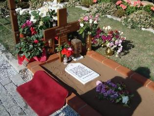 Φωτογραφία για Συγκλονιστικό θαύμα πάνω στον τάφο του Αγίου Γέροντος Παϊσίου
