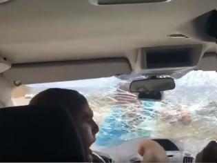 Φωτογραφία για Διακοπές τρόμου για Ισπανούς στην Αλβανία: Εστιάτορας «κρεμάστηκε» στο όχημά τους επειδή έφυγαν δυσαρεστημένοι