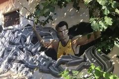Μουτζούρωσαν το γκράφιτι του Νίκου Γκάλη στην Αθήνα