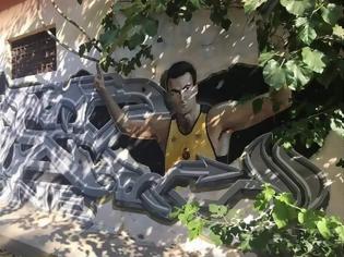 Φωτογραφία για Μουτζούρωσαν το γκράφιτι του Νίκου Γκάλη στην Αθήνα