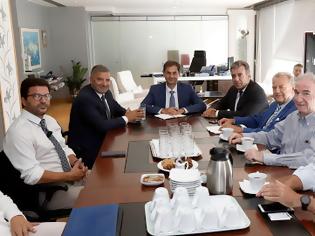 Φωτογραφία για Συνάντηση του νέου Περιφερειάρχη Αττικής και Προέδρου της ΕΛΙΤΟΥΡ με την ηγεσία του υπ. Τουρισμού