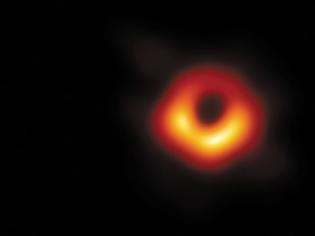 Φωτογραφία για «Όσκαρ» Φυσικής σε Έλληνα επιστήμονα και 346 συναδέλφους του για φωτογραφία «μαύρης τρύπας»