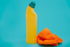 Χρησιμοποιείτε συχνά χλωρίνη στο καθάρισμα; Τι σοβαρό μπορεί να πάθετε;