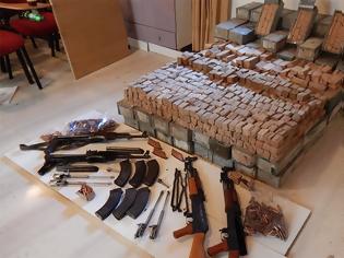 Φωτογραφία για Κύκλωμα εμπορίας καλάσνικοφ: Πώς έφερναν τα όπλα από την Αλβανία