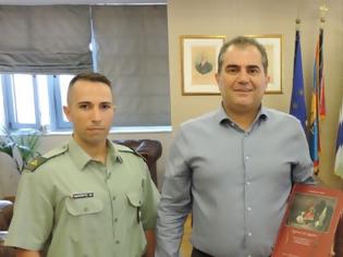 Φωτογραφία για Επίσκεψη του Διοικητή του 9ου Συντάγματος και του Διευθυντή του Στρατιωτικού Μουσείου στον Δήμαρχο Καλαμάτας