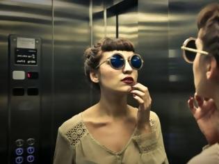 Φωτογραφία για Γιατί σε όλα τα ασανσέρ υπάρχουν καθρέφτες