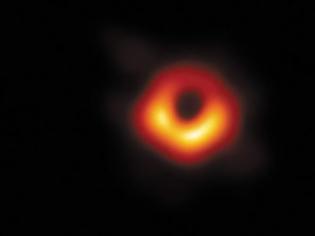 Φωτογραφία για Bραβείο Φυσικής στον Ελληνα επιστήμονα  που φωτογράφισαν τη μαύρη τρύπα