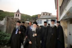 12529 - Η συνοδεία του Οικουμενικού Πατριάρχη στο Άγιον Όρος