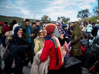 Φωτογραφία για Προσφυγικό: Σχέδιο Χρυσοχοΐδη για ισοκατανομή των μεταναστών στις 13 Περιφέρειες