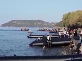 Φωτογραφία για Λέσβος: 7 βάρκες με 300 μετανάστες κατέπλευσαν σε ...10 λεπτά!