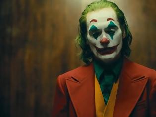 Φωτογραφία για Ο σκηνοθέτης του Joker «αντεπιτίθεται»: Οι ακροαριστεροί ακούγονται σαν τους ακροδεξιούς