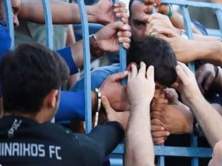 Φωτογραφία για Απίστευτο: Σφήνωσε το κεφάλι 10χρονου σε κάγκελα στο γήπεδο της Ριζούπολης