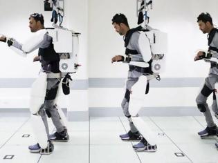Φωτογραφία για Παράλυτος άνδρας περπατά ξανά χάρη σε ρομποτικό εξωσκελετό