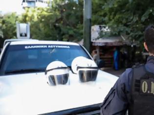 Φωτογραφία για Επιχείρηση «σκούπα» στη Θεσσαλονίκη για παράνομους μετανάστες - 78 συλλήψεις