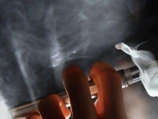 Φωτογραφία για Ηλεκτρονικό τσιγάρο όπως… τοξικά αέρια – Τι έδειξαν οι βιοψίες στους πνεύμονες ασθενών