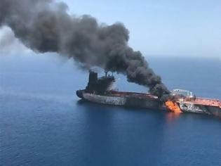 Φωτογραφία για Ερυθρά Θάλασσα: Στις φλόγες ιρανικό τάνκερ