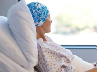 Φωτογραφία για Οργισμένο “κατηγορώ” ογκολόγου που έχασε καρκινοπαθή ασθενή της γιατί καθυστέρησε η έγκριση φαρμάκου