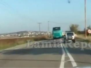Φωτογραφία για Βίντεο: Επικίνδυνες προσπεράσεις από οδηγό λεωφορείου των ΚΤΕΛ στη Λαμία