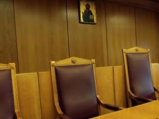 Φωτογραφία για ΣτΕ: «Όχι» στην αφαίρεση θρησκευτικών συμβόλων από τη δικαστική αίθουσα - Το πλήρες κείμενο