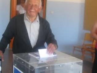 Φωτογραφία για Μάχιμος ψηφοφόρος ετών 111. Δείτε τα βίντεο...