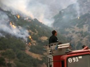 Φωτογραφία για Μαίνονται οι δύο πυρκαγιές στην Κορινθία