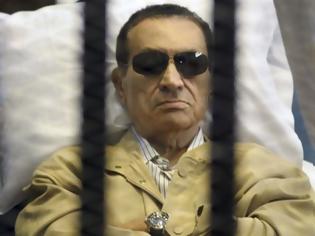 Φωτογραφία για Σε καταστολή και διασωληνωμένος νοσηλεύεται ο Χόσνι Μουμπάρακ