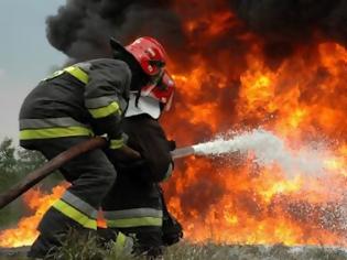 Φωτογραφία για Νεκρός πυροσβέστης στην Ελευσίνα - απειλείται η 112 Πτέρυγα Μάχης
