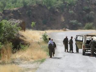 Φωτογραφία για Αντάρτες του ΡΚΚ συνέλαβαν έναν στρατιώτη και δυο δασκάλους