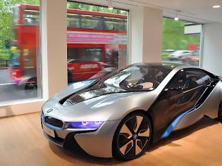 Φωτογραφία για Το BMW Group παρουσίασε το παγκοσμίως πρώτο BMW i Store στο Λονδίνο. Robertson: 'Μία ακόμα απόδειξη της δέσμευσης του BMW Group στην ηλεκτρική μετακίνηση'