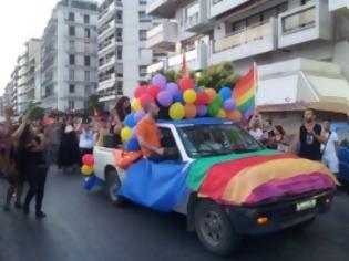 Φωτογραφία για Με σημαίες του ΣΥΡΙΖΑ και συνθήματα κατά της Χρυσής Αυγής το 1o gay pride στη Θεσσαλονίκη (ΦΩΤΟ&ΒΙΝΤΕΟ)