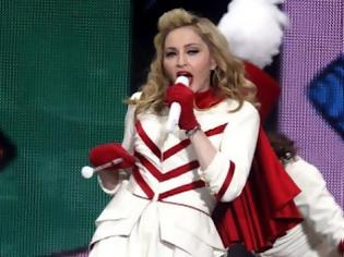 Φωτογραφία για Η Madonna αποστειρώνει τα ρούχα της ύστερα από κάθε εμφάνιση, από φόβο για... κλοπή DNA!