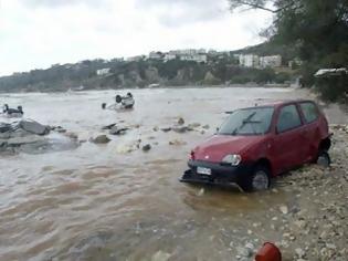 Φωτογραφία για Αυτοκίνητο προσγειώθηκε πάνω στα... βότσαλα!