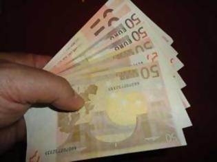 Φωτογραφία για Πρέβεζα: Βρήκε φάκελο με 5500 ευρώ και τον παρέδωσε