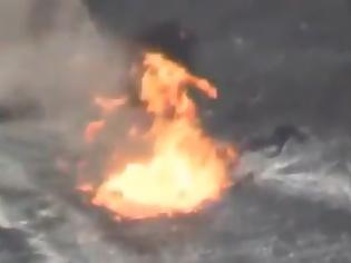 Φωτογραφία για Δείτε τι γίνεται αν πετάξεις μια σακούλα σε ένα ηφαίστειο! [Video]