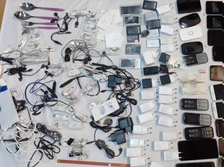Φωτογραφία για Έστειλε ραπτομηχανή με 26 κινητά στις φυλακές Μαλανδρίνου