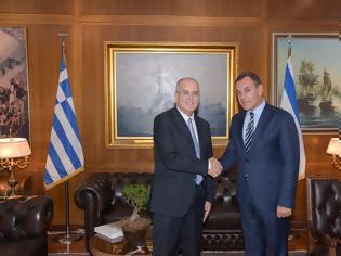 Φωτογραφία για Συνάντηση ΥΕΘΑ κ. Νικολάου Παναγιωτόπουλου με τον νέο Πρέσβη του Ισραήλ κ. Γιοσί Αμράνι