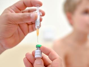 Φωτογραφία για Γερμανία: Πρόστιμο έως €2.500 σε γονείς αν δεν εμβολιάζουν τα παιδιά για ιλαρά