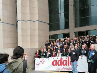 Φωτογραφία για Σοκαριστικά στοιχεία: Πάνω από 120 δημοσιογράφοι στις τουρκικές φυλακές