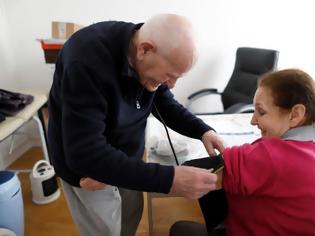 Φωτογραφία για Γιατρός στα 98 του εξακολουθεί να βλέπει ασθενείς