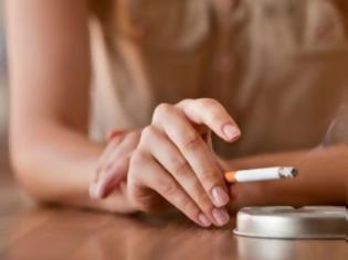 Φωτογραφία για Με ένα τσιγάρο στο χέρι οι Κρητικοί
