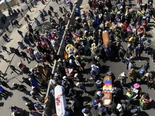 Φωτογραφία για Βολιβία: Μαίνεται το πολιτικό χάος - Για τρομοκρατία κατηγορείται ο Μοράλες