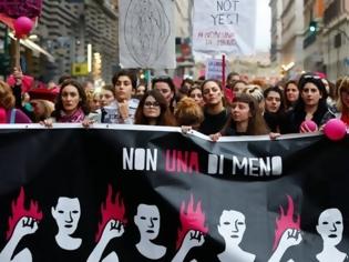 Φωτογραφία για Ιταλία: Χιλιάδες διαδηλωτές στους δρόμους της Ρώμης κατά της σεξουαλικής βίας