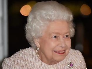 Φωτογραφία για Πως γιόρτασε η Βασίλισσα Ελισάβετ την 72η επέτειο του γάμου της;