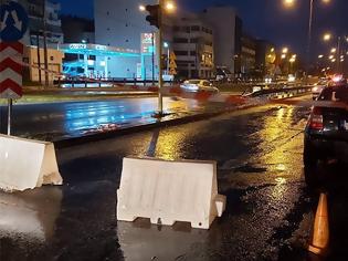 Φωτογραφία για Γηρυόνης: Κύμα βροχής «σάρωσε» την Αττική - Καθίζηση στη Χαμοστέρνας