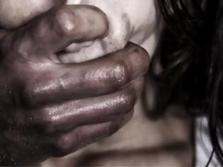 Φωτογραφία για Ιταλία: Μεγάλο μέρος του πληθυσμού ρίχνει στις γυναίκες το φταίξιμο για τις σεξουαλικές επιθέσεις
