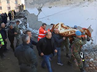 Φωτογραφία για Σεισμός στην Αλβανία: Αυξάνονται οι νεκροί – Μάχη με τον χρόνο για επιζώντες στα ερείπια