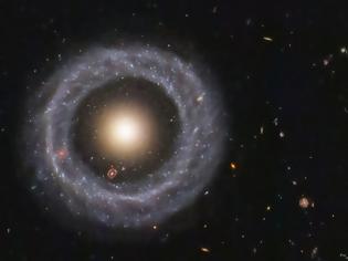 Φωτογραφία για Hoag's Object: A Nearly Perfect Ring Galaxy