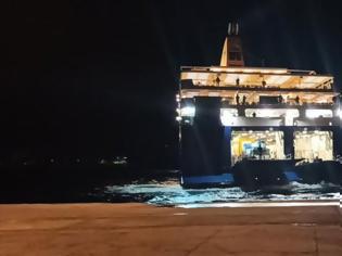 Φωτογραφία για Λέρος: Περίμεναν με άγριες διαθέσεις το Blue Star Patmos! H συγκέντρωση κατοίκων στο λιμάνι [pics]